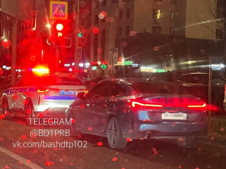 Сотрудники ГАИ разыскали водителя, который мешал автомобилю проехать по Восточному выезду в Уфе