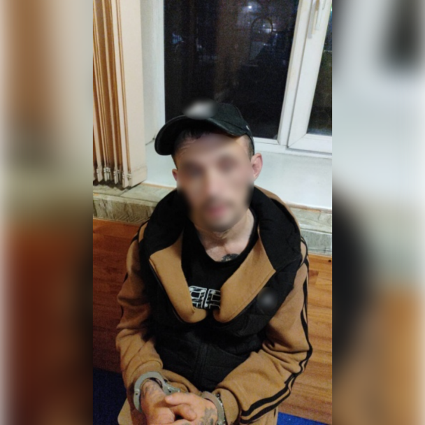 В Уфе мужчина напал на 91-летнюю пенсионерку и украл сумку В Уфе мужчина напал на 91-летнюю пенсионерку и украл сумку
