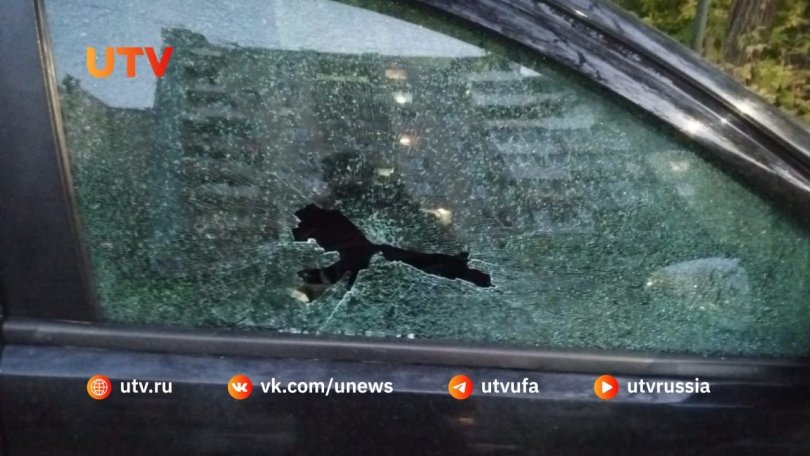 В Уфе неизвестные разбили стекла припаркованных автомобилей В Уфе неизвестные разбили стекла припаркованных автомобилей