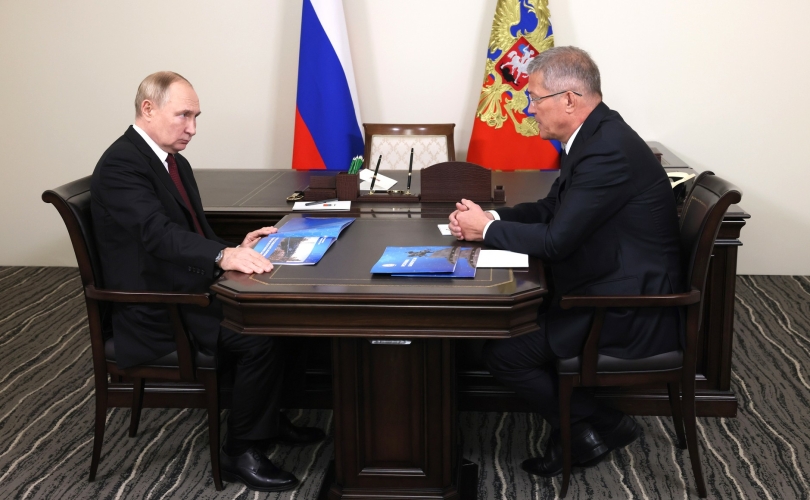 О чем говорили Путин и Хабиров в ходе рабочей встречи О чем говорили Путин и Хабиров в ходе рабочей встречи