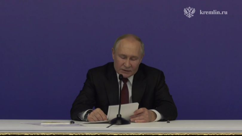 Владимир Путин по ВКС открыл ФОК «Амфибия» в Нефтекамске Владимир Путин по ВКС открыл ФОК «Амфибия» в Нефтекамске