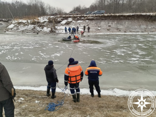 В Башкирии водолазы достали из реки тело рыбака