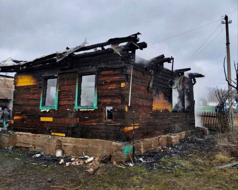 Глава района Башкирии призвал помочь многодетной семье, у которой в пожаре погибла 10-летняя дочь Глава района Башкирии призвал помочь многодетной семье, у которой в пожаре погибла 10-летняя дочь
