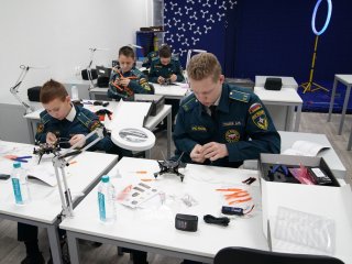 Радий Хабиров рассказал о школе, где открыли класс по обучению управлению БПЛА