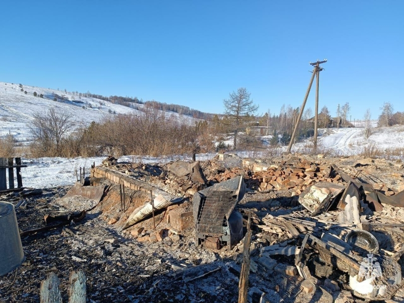 В Башкирии в развалах сгоревшего дома обнаружили тело мужчины В Башкирии в развалах сгоревшего дома обнаружили тело мужчины