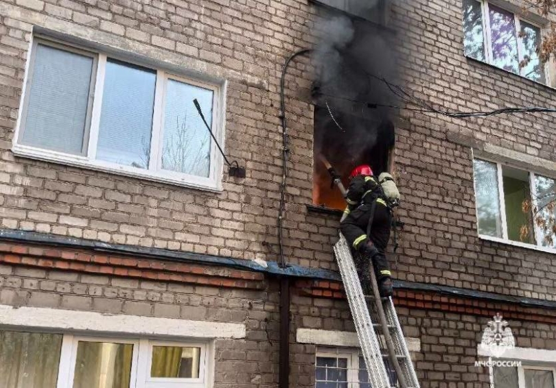 В Башкирии во время пожара спасли 16 человек В Башкирии во время пожара спасли 16 человек