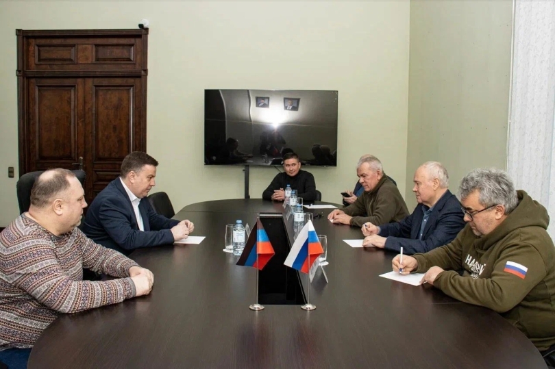 Константин Толкачев провел встречу с главами парламентов ДНР и ЛНР Константин Толкачев провел встречу с главами парламентов ДНР и ЛНР