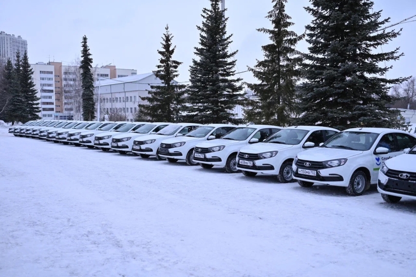 В Башкирии больнице передали два автомобиля В Башкирии больнице передали два автомобиля
