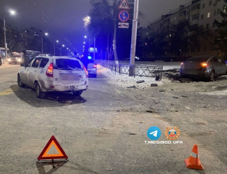 В Уфе нетрезвый водитель устроил ДТП: пострадала девушка В Уфе нетрезвый водитель устроил ДТП: пострадала девушка