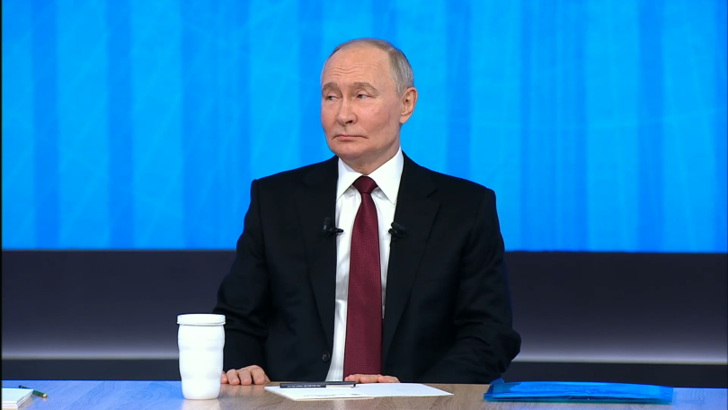 Владимир Путин объяснил, как Россия держится на плаву в период мировых кризисов Владимир Путин объяснил, как Россия держится на плаву в период мировых кризисов