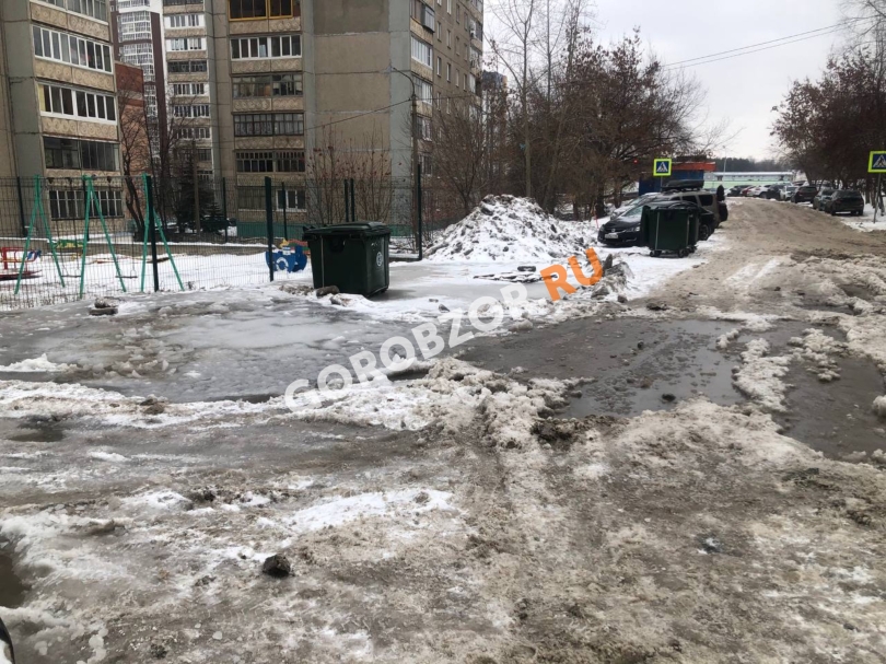 «Проваливаемся под лед»: жители массово жалуются на затопление улицы Баргузинской в Уфе «Проваливаемся под лед»: жители массово жалуются на затопление улицы Баргузинской в Уфе