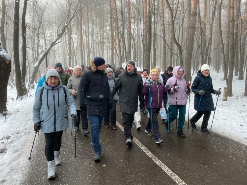 Ратмир Мавлиев прогулялся с горожанами по Уфимскому ожерелью Ратмир Мавлиев прогулялся с горожанами по Уфимскому ожерелью