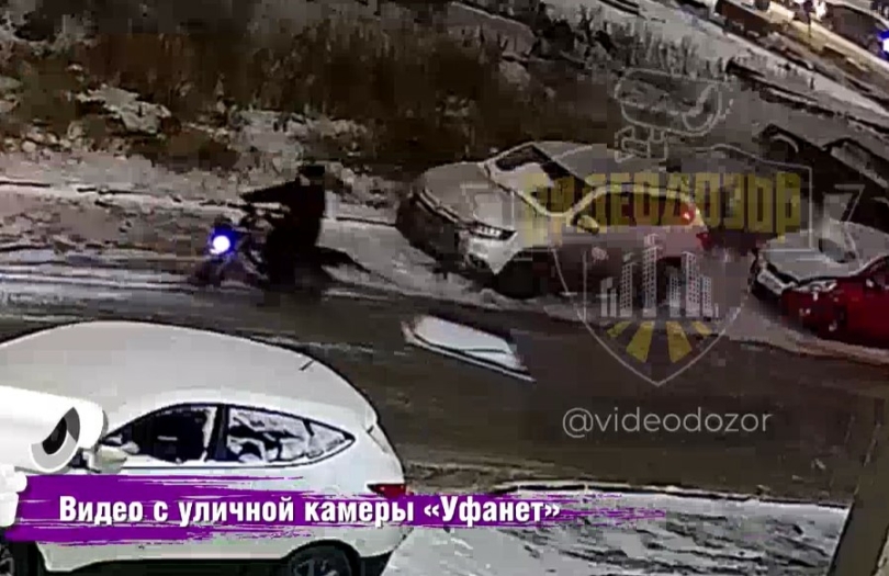 Житель Уфы разъезжал по улицам с ванной Житель Уфы разъезжал по улицам с ванной
