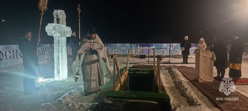 В Башкирии более 22 тысяч человек окунулись в прорубь на Крещение В Башкирии более 22 тысяч человек окунулись в прорубь на Крещение