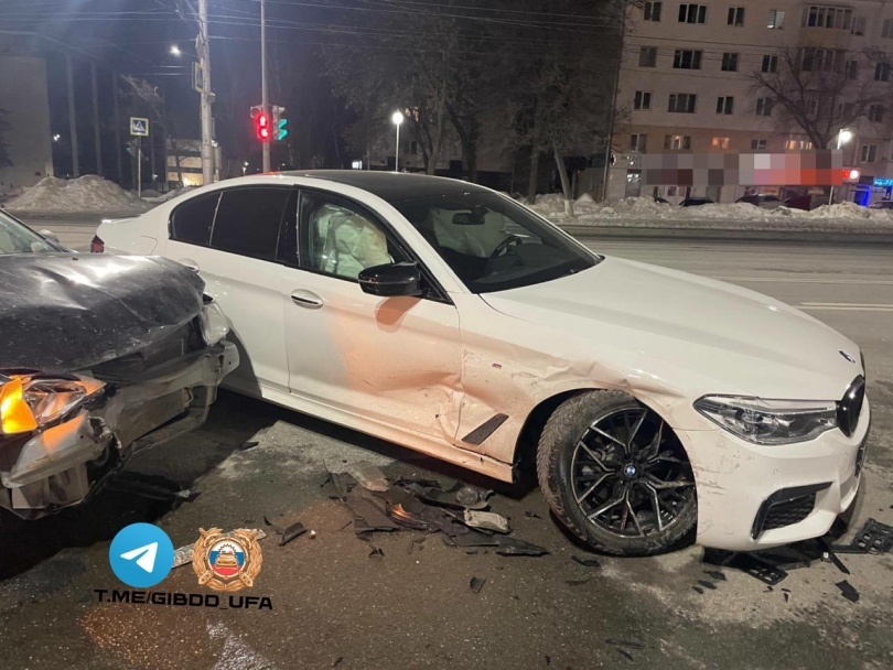 В Уфе при столкновении иномарок пострадал 15-летний подросток В Уфе при столкновении иномарок пострадал 15-летний подросток