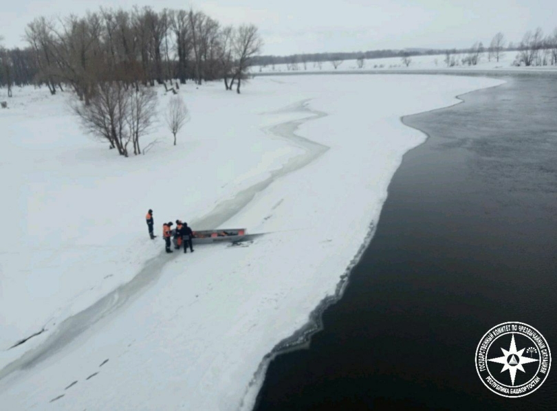 В Башкирии подо льдом обнаружили тело подводного охотника В Башкирии подо льдом обнаружили тело подводного охотника