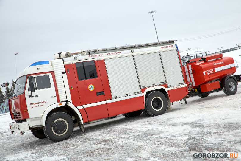 В городе Башкирии загорелся автомобиль В городе Башкирии загорелся автомобиль