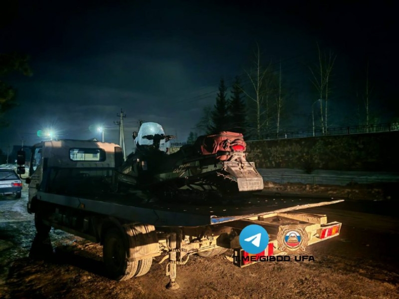 В Уфе сотрудники ДПС отстранили от управления пьяного водителя снегохода В Уфе сотрудники ДПС отстранили от управления пьяного водителя снегохода