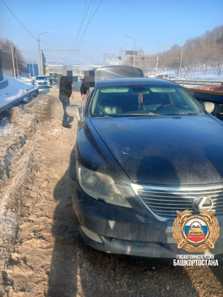 В Уфе сотрудники ГАИ задержали водителя со штрафами более 330 тысяч рублей В Уфе сотрудники ГАИ задержали водителя со штрафами более 330 тысяч рублей