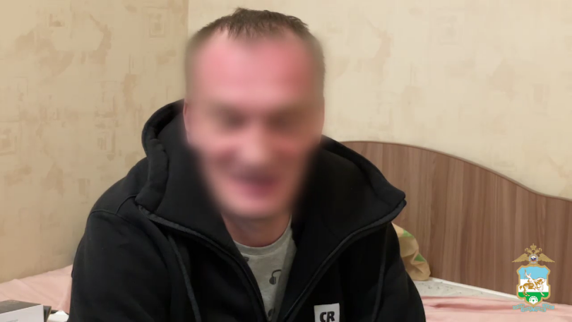 В Уфе в квартире 47-летнего мошенника нашли около 2 тысяч сим-карт В Уфе в квартире 47-летнего мошенника нашли около 2 тысяч сим-карт