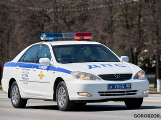 Сотрудники ГАИ проверяют автобусы в Уфе