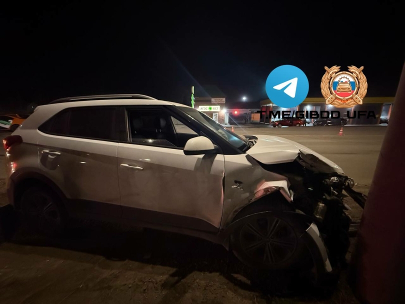 Три человека пострадали в лобовой аварии в Уфе Три человека пострадали в лобовой аварии в Уфе