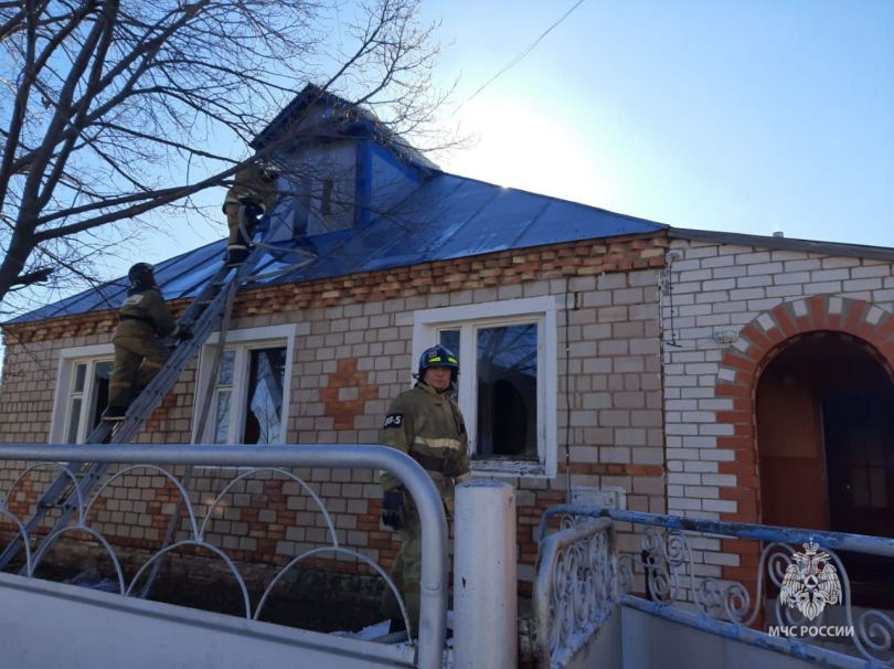 В Башкирии при пожаре погибли отец и сын В Башкирии при пожаре погибли отец и сын
