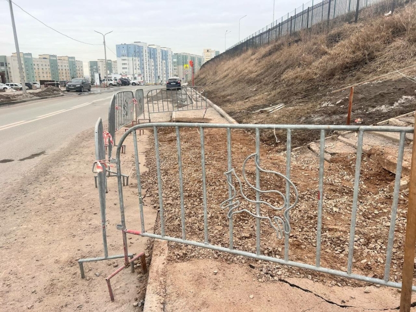 В Уфе снова образовалась яма на улице Амантая В Уфе снова образовалась яма на улице Амантая