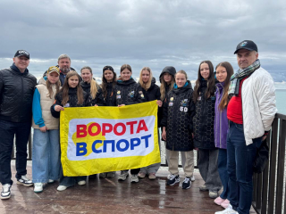 «Ледяные пчелы» завершают групповой этап на Всероссийских соревнованиях по хоккею среди девушек до 15 лет