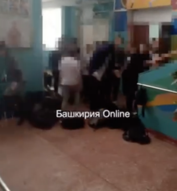 В уфимской школе №88 прорвало трубу В уфимской школе №88 прорвало трубу