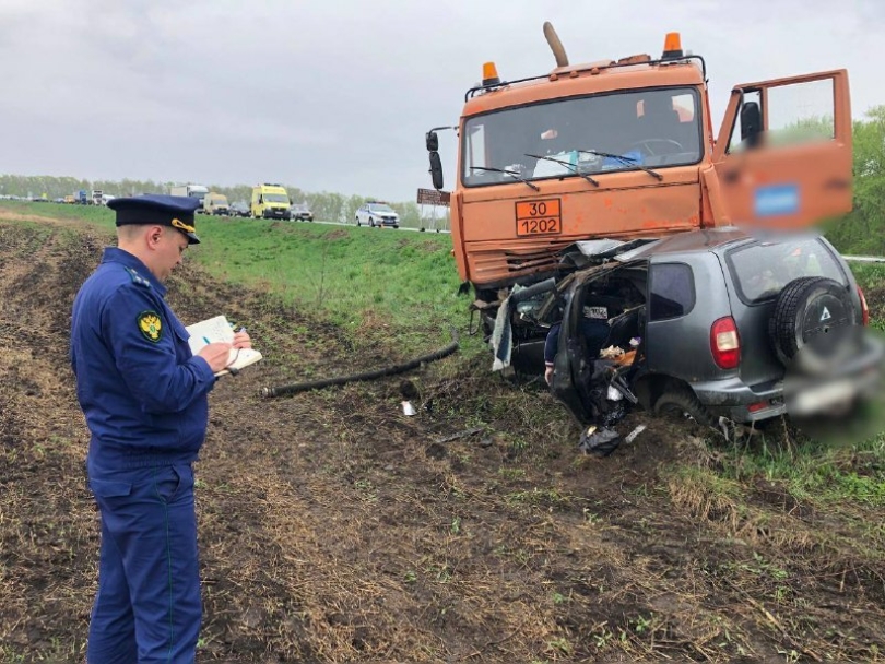 Прокуратура устанавливает обстоятельства аварии с двумя погибшими в Башкирии Прокуратура устанавливает обстоятельства аварии с двумя погибшими в Башкирии