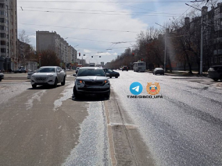 В Уфе при столкновении легковушек пострадали мужчина и подросток