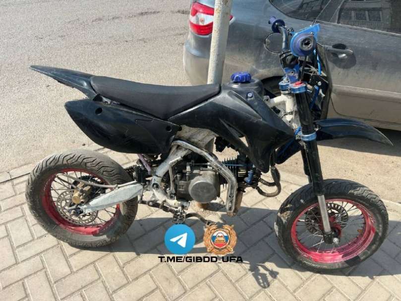 В Уфе сотрудники ГАИ задержали 23-летнего водителя питбайка без прав В Уфе сотрудники ГАИ задержали 23-летнего водителя питбайка без прав