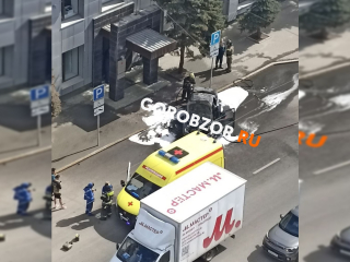 В Уфе загорелась машина на улице Цюрупы