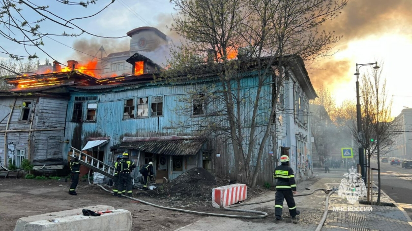 В Уфе загорелся объект культурного наследия В Уфе загорелся объект культурного наследия