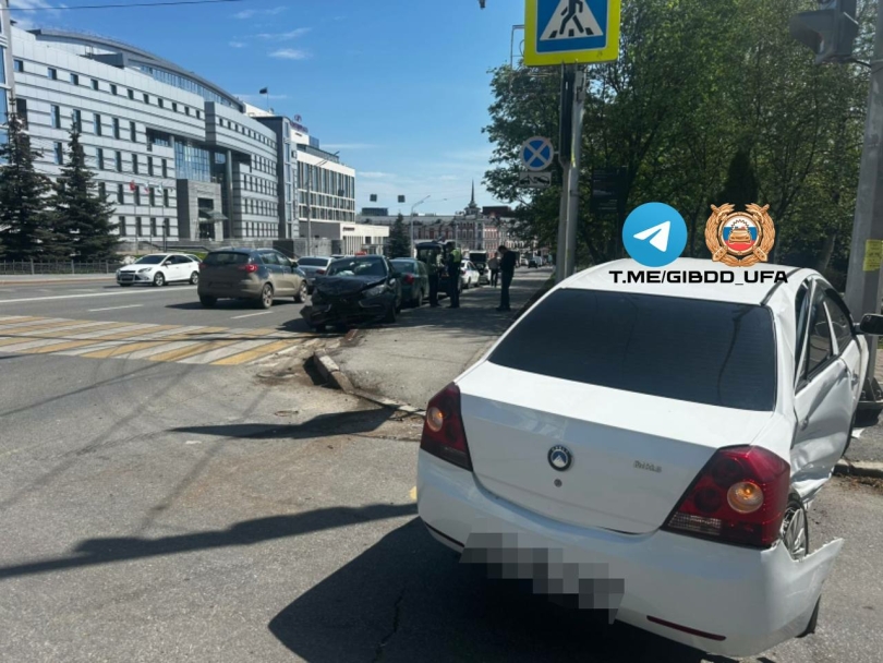 В Уфе в ДТП пострадал 57-летний мужчина В Уфе в ДТП пострадал 57-летний мужчина