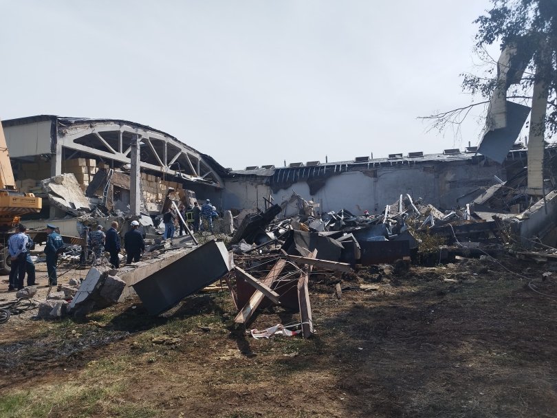 «Дверь была закрыта изнутри»: новые подробности хлопка на заводе в Башкирии «Дверь была закрыта изнутри»: новые подробности хлопка на заводе в Башкирии