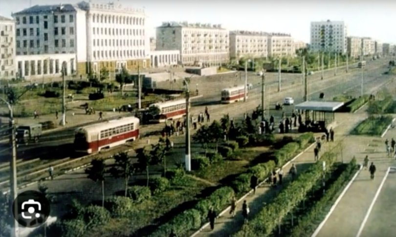 Мэр Уфы призвал заменить металлические заборы в городе кустарниками Мэр Уфы призвал заменить металлические заборы в городе кустарниками