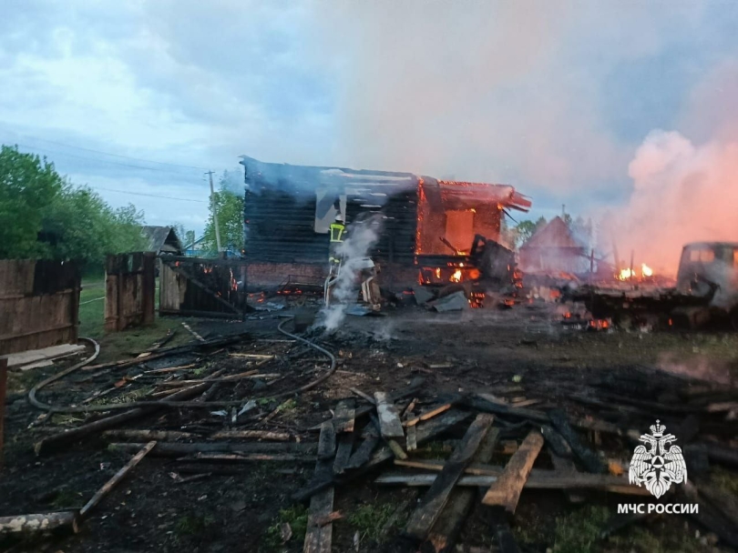 В Башкирии многодетная семья лишилась имущества при пожаре В Башкирии многодетная семья лишилась имущества при пожаре