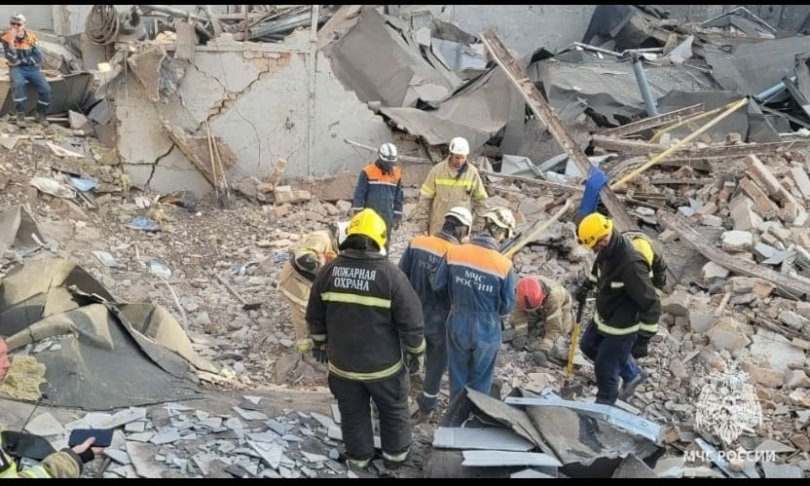 В Башкирии под завалами после мощного хлопка на заводе нашли тело 46-летнего мужчины В Башкирии под завалами после мощного хлопка на заводе нашли тело 46-летнего мужчины