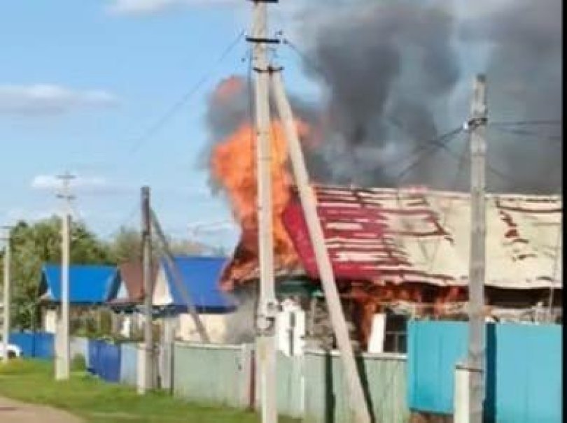 В Башкирии семья с четырьмя детьми чудом спаслась при пожаре В Башкирии семья с четырьмя детьми чудом спаслась при пожаре