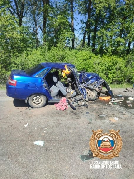 В Башкирии в массовой аварии пострадали 3 человека В Башкирии в массовой аварии пострадали 3 человека