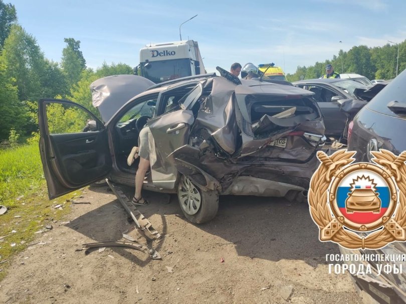 В Уфе произошло массовое ДТП с участием шести автомобилей В Уфе произошло массовое ДТП с участием шести автомобилей