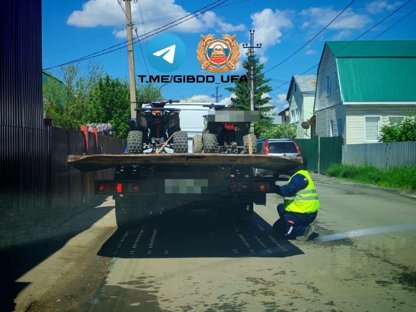 В Уфе сотрудники ДПС задержали двоих детей на квадроцикле В Уфе сотрудники ДПС задержали двоих детей на квадроцикле
