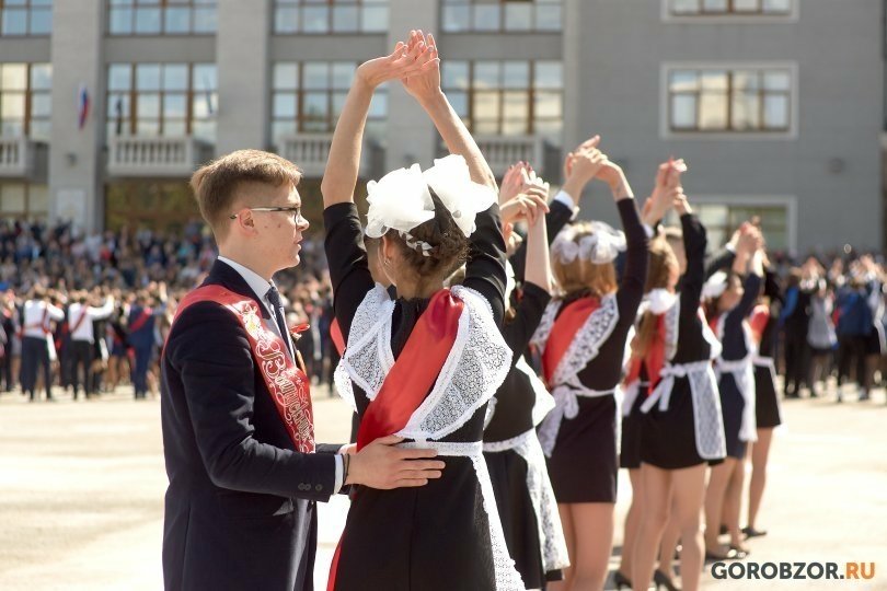 В Уфе в этом году последний звонок прозвенит для 17,5 тысяч выпускников В Уфе в этом году последний звонок прозвенит для 17,5 тысяч выпускников