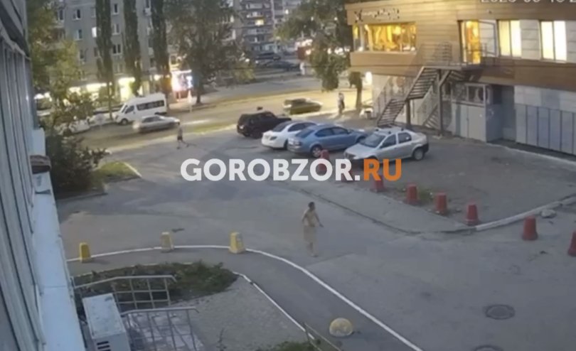 «Мы боимся за свои жизни»: жителей уфимской девятиэтажки пугает голый неадекват «Мы боимся за свои жизни»: жителей уфимской девятиэтажки пугает голый неадекват