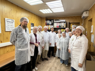 Страусы, юрты и Буздякский соус: слушатели «Школы фермера» отправились на практику