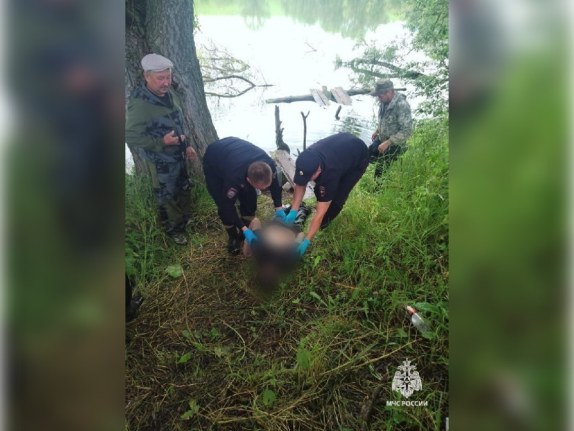 В Башкирии спасатели извлекли из воды три трупа В Башкирии спасатели извлекли из воды три трупа