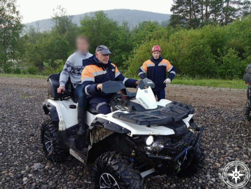 В Башкирии спасатели успешно обнаружили туриста, заблудившегося при спуске с горы В Башкирии спасатели успешно обнаружили туриста, заблудившегося при спуске с горы