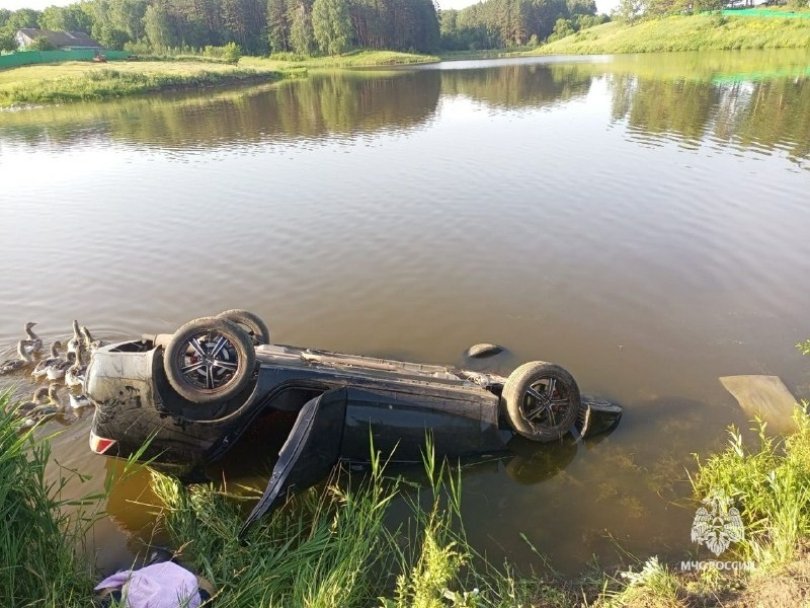 В Башкирии водитель иномарки погиб после съезда в озеро В Башкирии водитель иномарки погиб после съезда в озеро